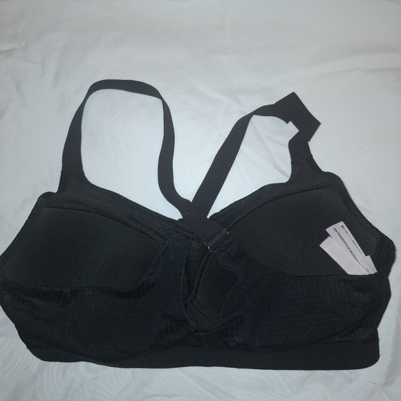 Victoria's Secret Lightweight Mesh Sports Bra - Picture 6 of 7